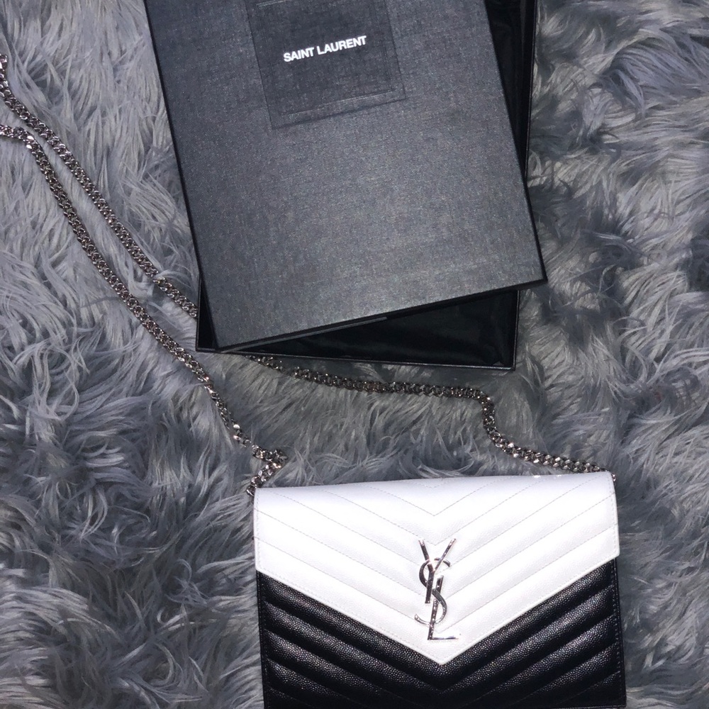 🚨SOLD🚨 Saint Laurent Envelope Purse - Picture 3 of 8